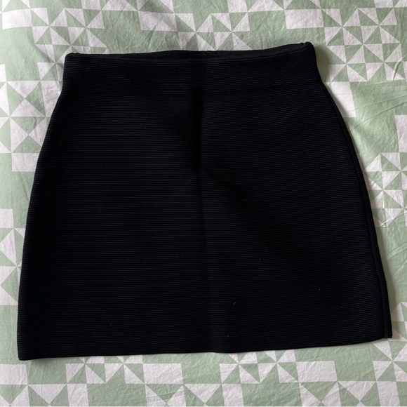 Theory Black Skirt, L - Picture 2 of 5